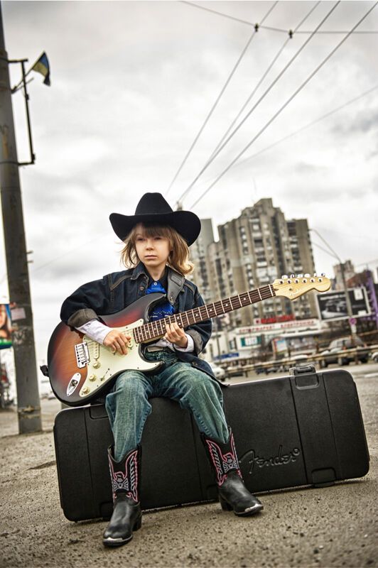 С гитарой по жизни. Фотовыставка Павла Таборовского