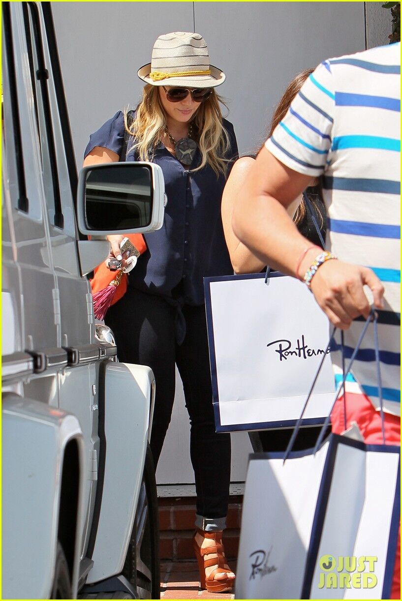 Дафф заглянула в магазин Fred Segal. Фото