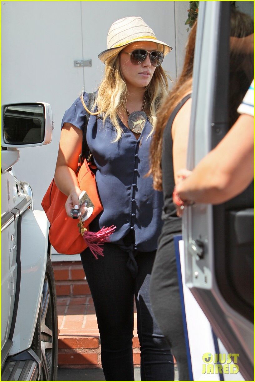 Дафф заглянула в магазин Fred Segal. Фото