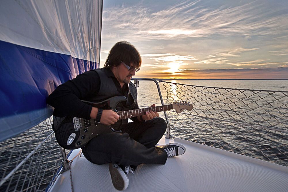 С гитарой по жизни. Фотовыставка Павла Таборовского