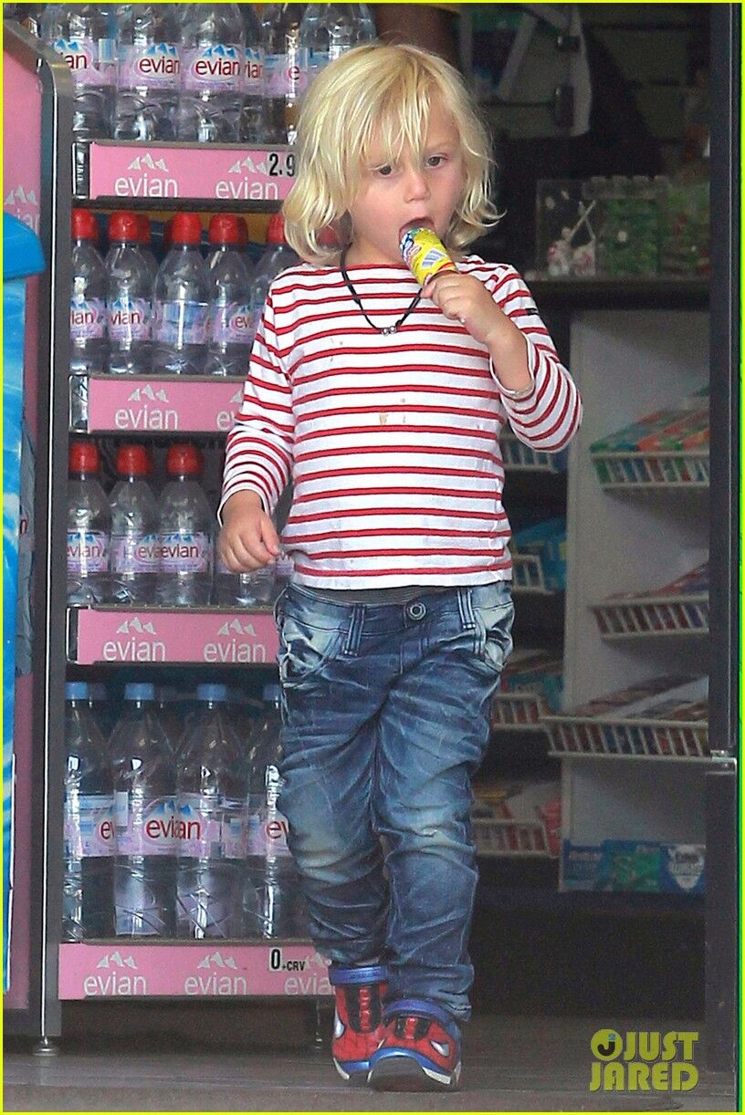 Мужчины Гвен Стефани гуляют без присмотра. Фото