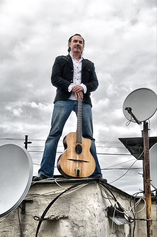 С гитарой по жизни. Фотовыставка Павла Таборовского