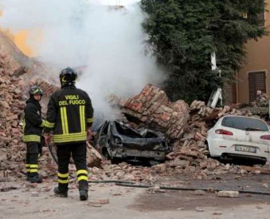 Число погибших при землетрясении на севере Италии возросло до трех