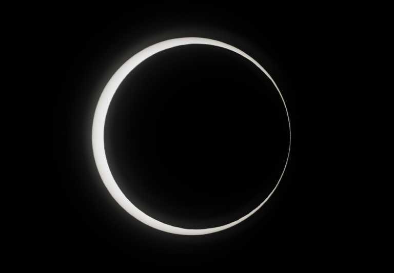 80 млн японців спостерігали кільцеподібне сонячне затемнення. Фото