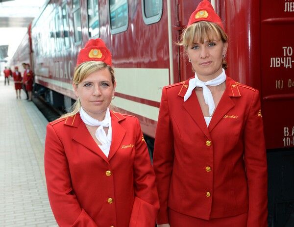 У Донецьку відкрили сучасний залізничний вокзал