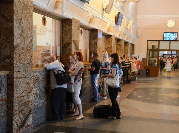 У Донецьку відкрили сучасний залізничний вокзал