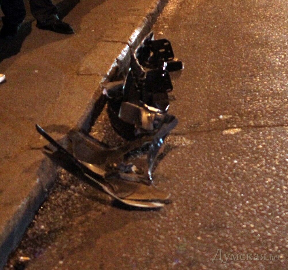 В Одессе разбился дорогой суперкар. Фото  