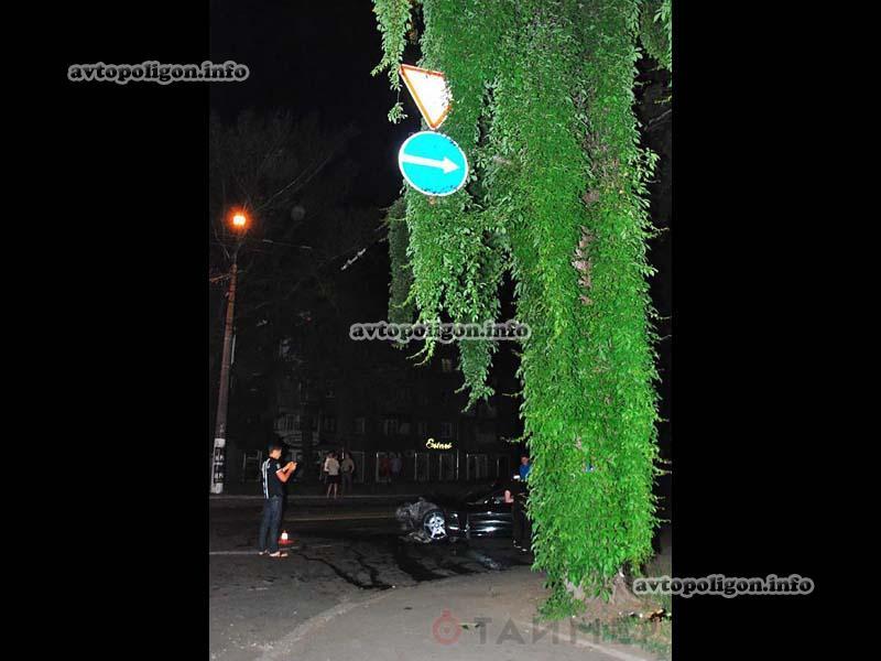 В Одессе разбился дорогой суперкар. Фото  