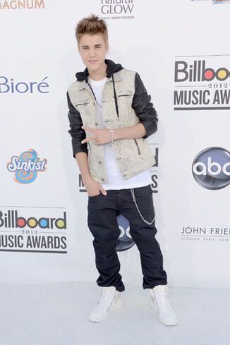 Звезды нарядились на Billboard Music Awards 2012. Фото