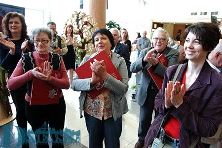 "Негарні аспірантки" влаштували Табачнику дефіле