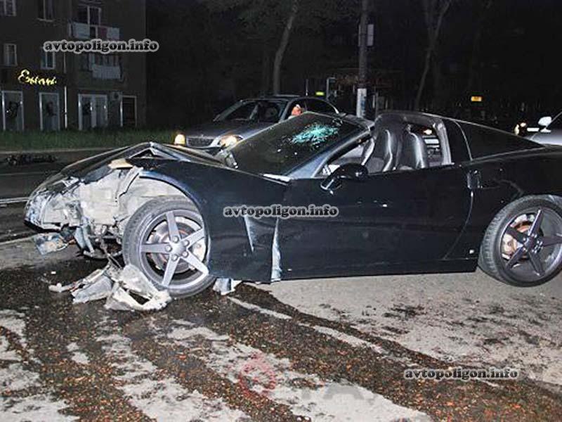 В Одессе разбился дорогой суперкар. Фото  