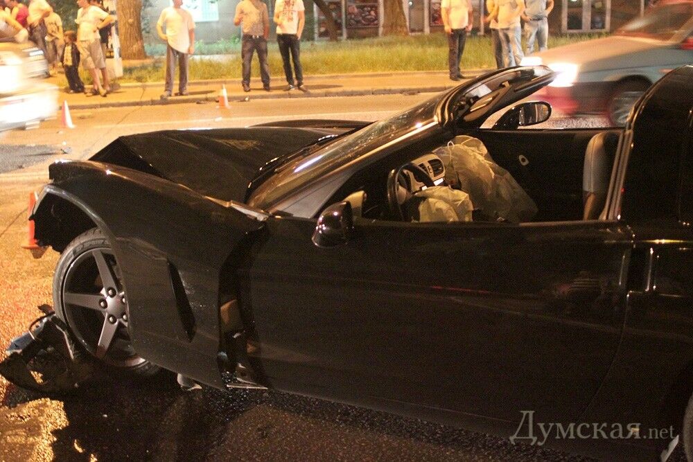 В Одессе разбился дорогой суперкар. Фото  