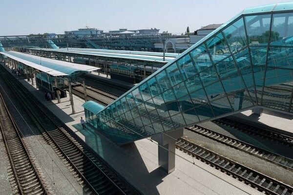 У Донецьку відкрили сучасний залізничний вокзал