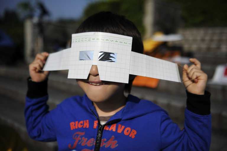 80 млн японців спостерігали кільцеподібне сонячне затемнення. Фото