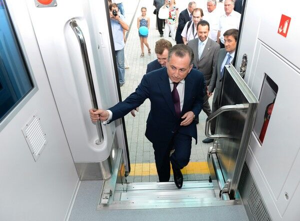 У Донецьку відкрили сучасний залізничний вокзал