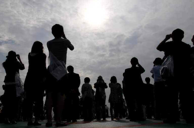 80 млн японцев наблюдали кольцеобразное солнечное затмение. Фото