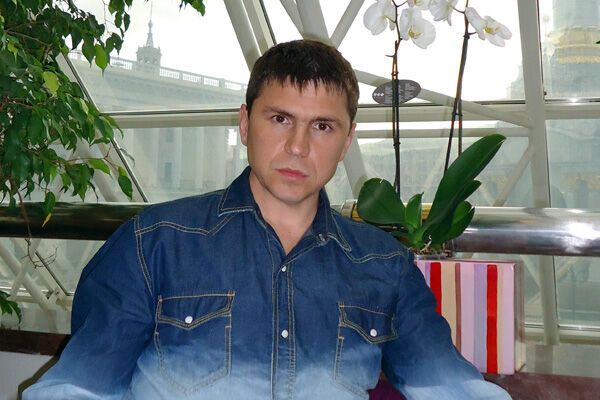 Подоляк: СМИ в президентских пулах должны быть лояльными