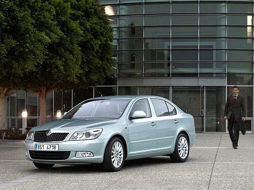 ЗАЗ теснят иномарки: рейтинг продаж машин за 4 месяца 2012 года. Фото