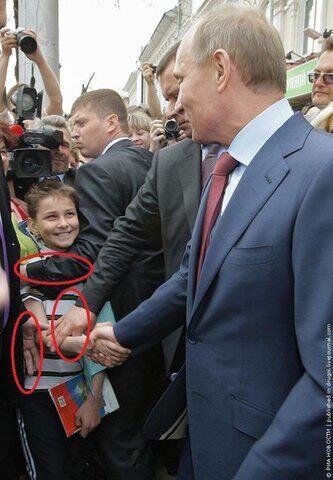 Охрана чуть не избила ребенка, пожелавшего пожать Путину руку