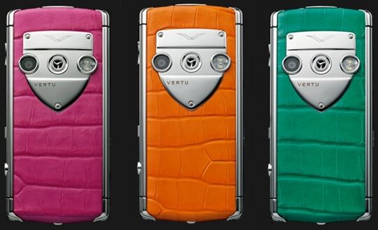 Vertu выпустила новые телефоны для миллионеров. Фото 