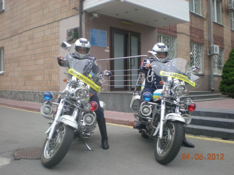ГАИ Харькова показала, как будут сопровождать участников "Евро-2012". Фото