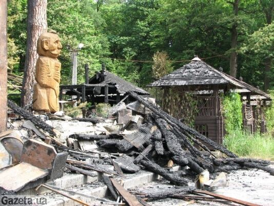 Во Львове сгорел ресторан. Фото. Видео
