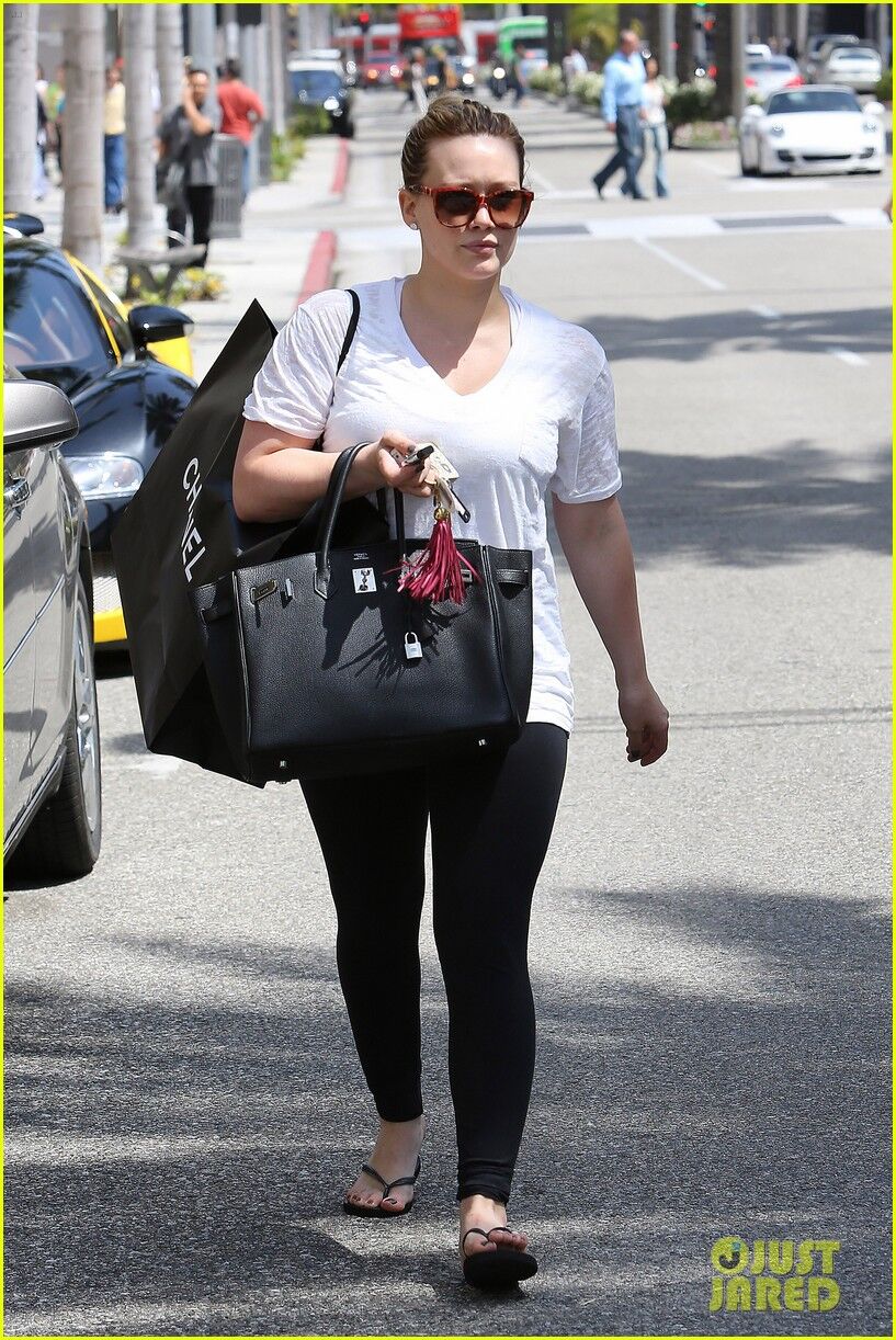 Хилари Дафф вновь опустошает магазины. Фото