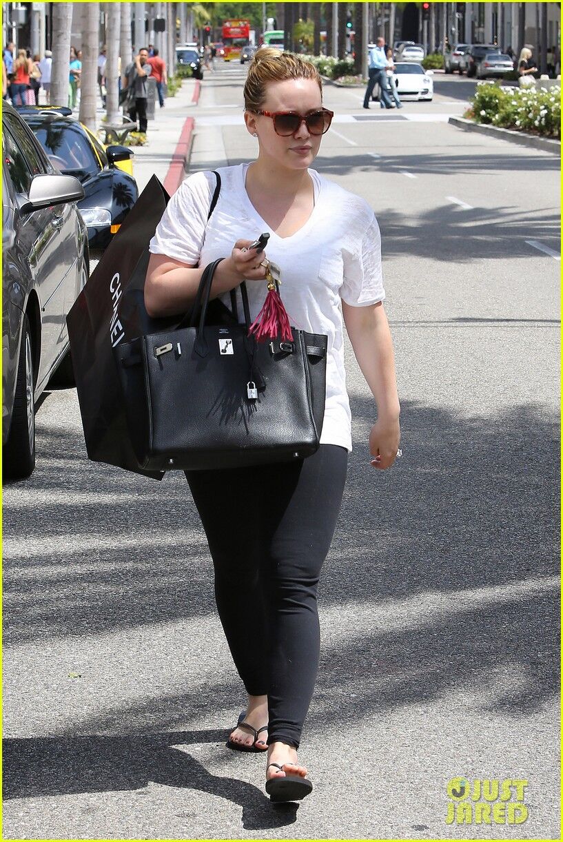 Хилари Дафф вновь опустошает магазины. Фото