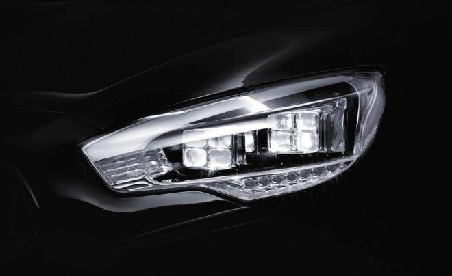 Конкурент "семерки" BMW от Kia вышел на большую дорогу. Фото