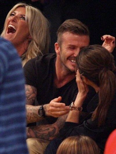 Бекхэмы ведут себя, как молодожены. Фото