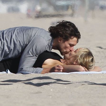 Шэрон Стоун обзавелась молоденьким бойфрендом. Фото