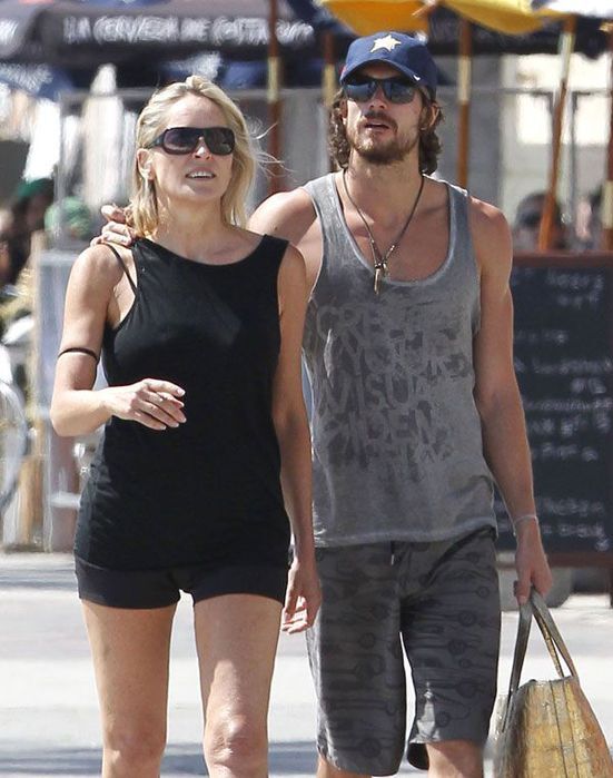 Шэрон Стоун обзавелась молоденьким бойфрендом. Фото