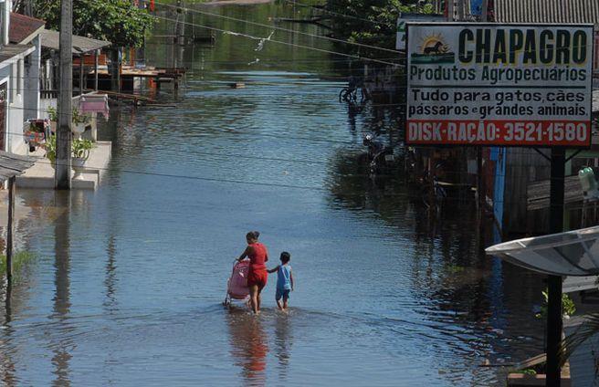 Амазонка вышла из берегов: эвакуированы 74 тысячи семей