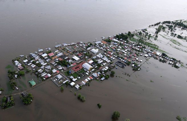 Амазонка вышла из берегов: эвакуированы 74 тысячи семей