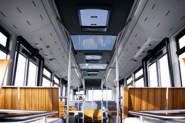 Во Франции создали автобус с двумя кабинами для водителя. Фото 