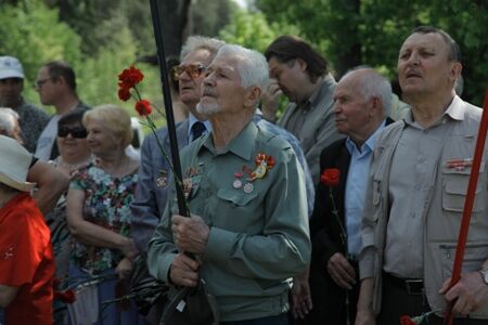 Под Киевом перезахоронили 48 воинов Советской Армии. Фото