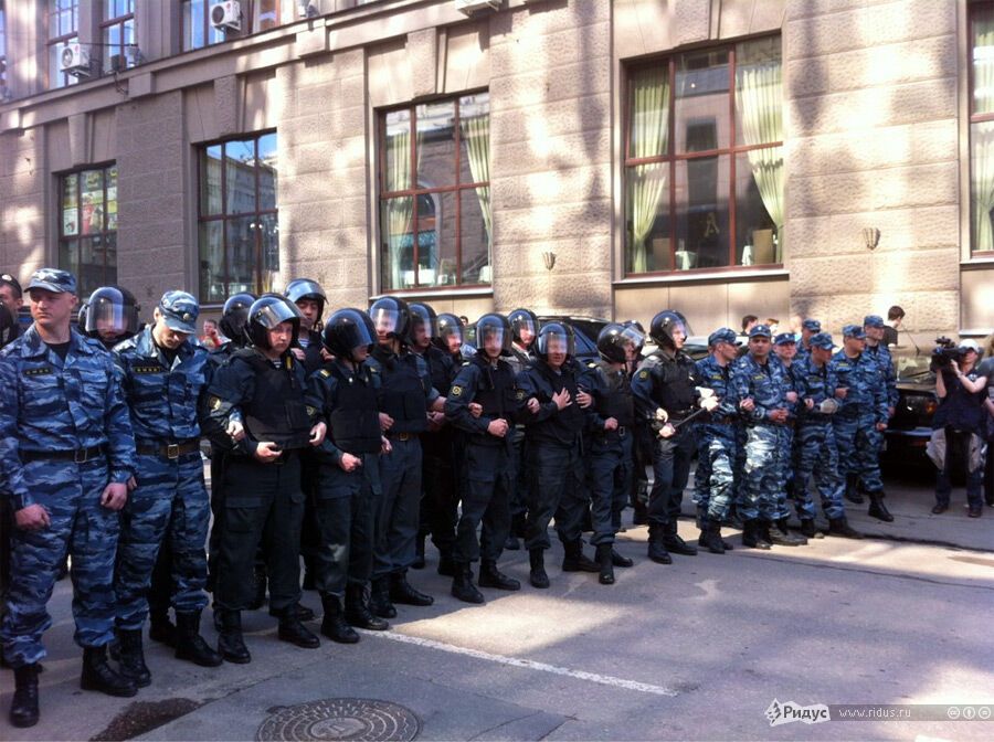 На Манежной площади Москвы начались задержания. Фото, видео