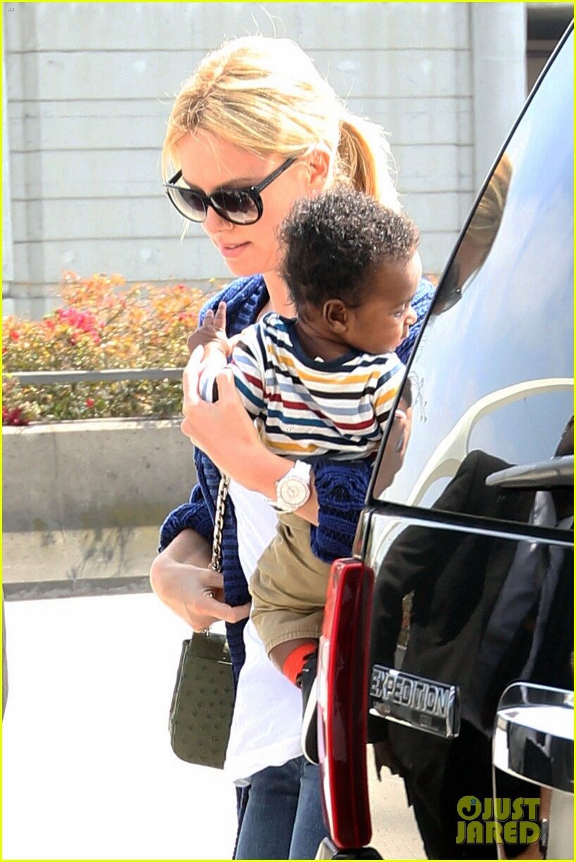 Шарлиз Терон перестала скрывать сына. Фото