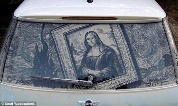 Красивые рисунки на забрызганных грязью машинах. Фото