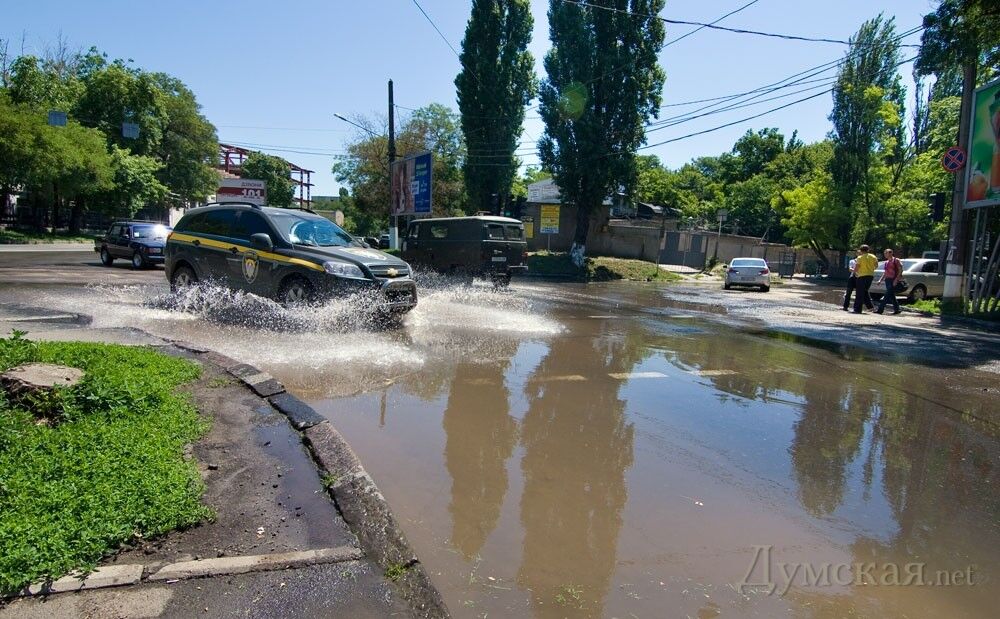 В центре Одессы прорвало водопровод