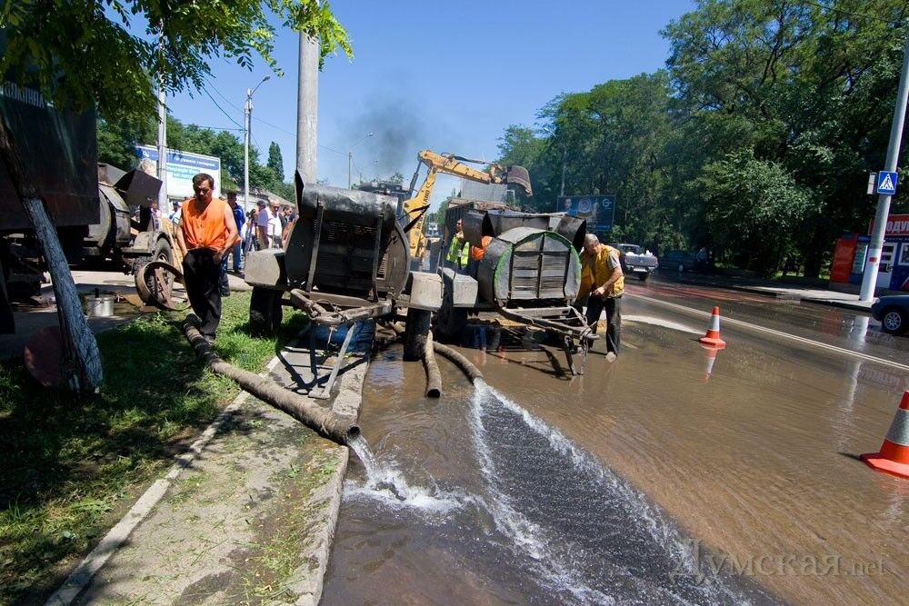 В центре Одессы прорвало водопровод