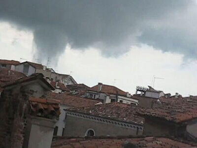 Мощный торнадо в Венеции раскидывал яхты, как спички