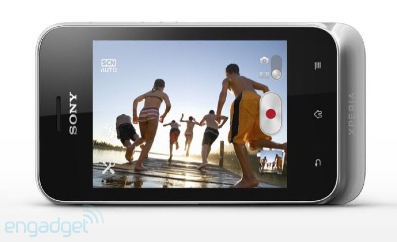 Sony показала свой первый dual-SIM смартфон. Фото. Видео