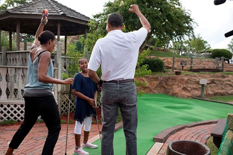Мишель Обама опубликовала уникальные семейные фото