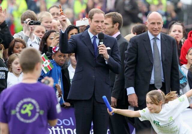 Елизавета II совершила визит в The Old Market Square. Фото