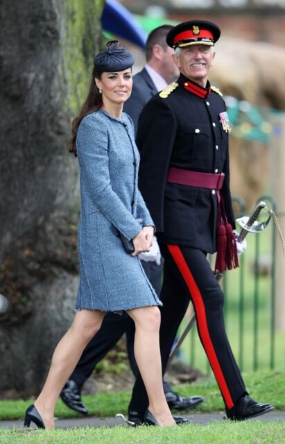 Елизавета II совершила визит в The Old Market Square. Фото