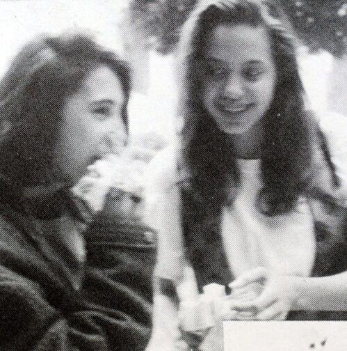 Школьница Джоли надела платье лишь на выпускной. Фото