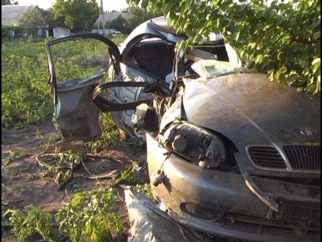 Пьяный маршрутчик протаранил Daewoo и перевернулся. Фото  