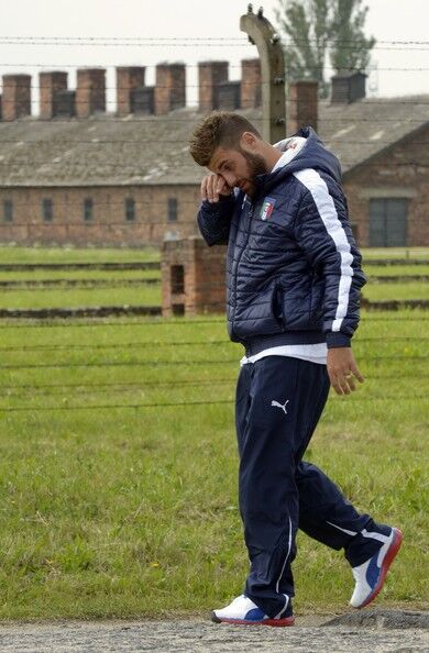 Сборные Италии и Голландии посетили Освенцим 