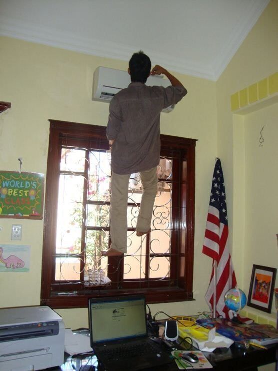 Сумасшедшие установщики кондиционеров. Фото 